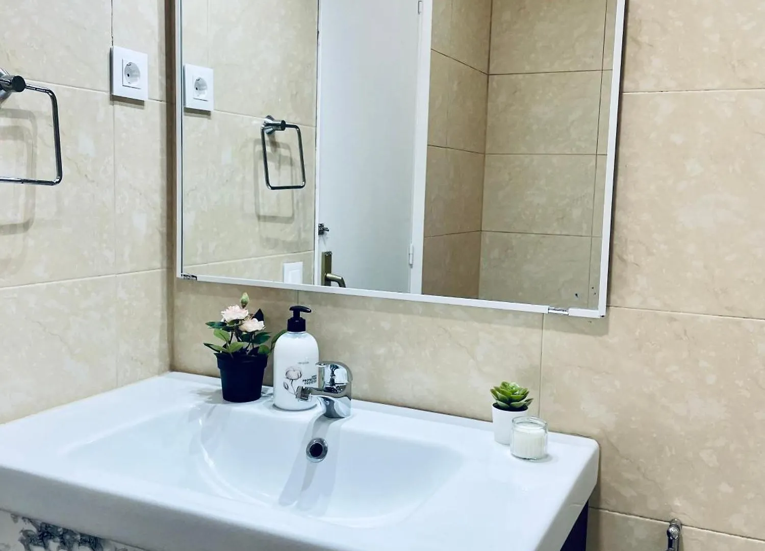 Sardenya 4 Bed and Breakfast Βαρκελώνη